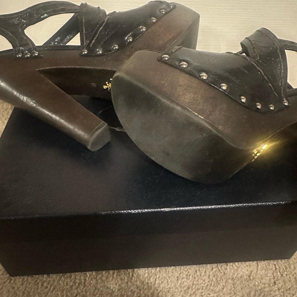 Prada Vitelli Shine Military Platform Sandals - Picture 4 of 6